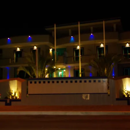 Ξενοδοχείο Serpa Άντζιο